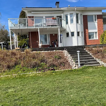 Villa Detached House By A Close Center *